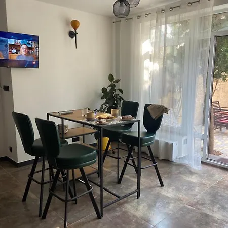 на фонтане * Οδησσός