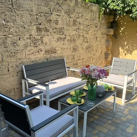 на фонтане Odessa