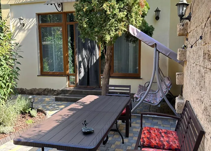 на фонтане Hébergement de vacances