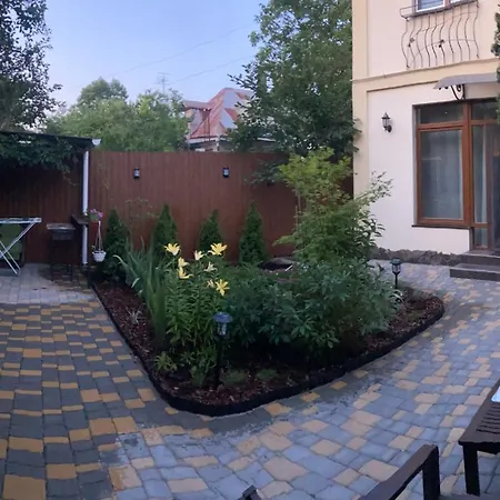 на фонтане Holiday home *
