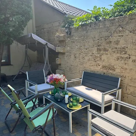 на фонтане Holiday home