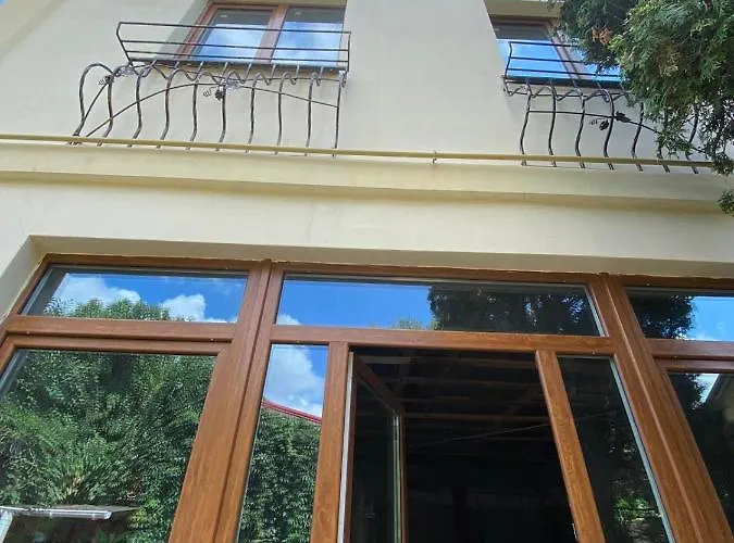 на фонтане Odesa