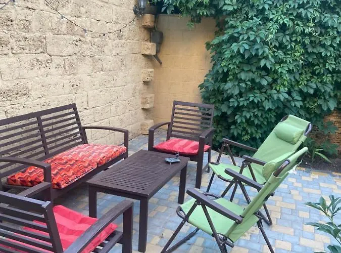 на фонтане Holiday home