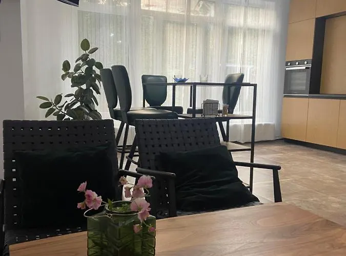 на фонтане Holiday home *