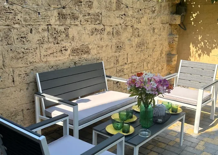 на фонтане Odesa